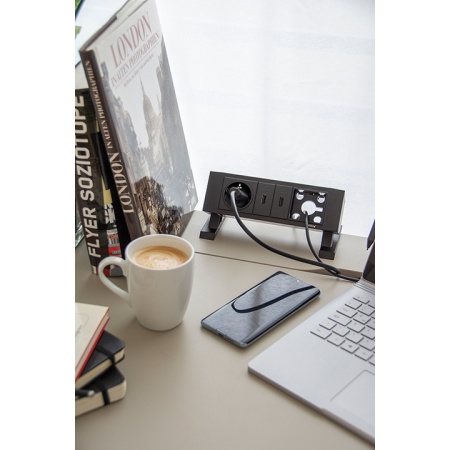 1_docksquare_252855545