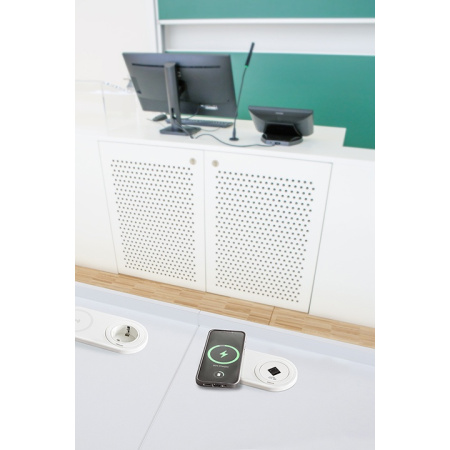 4_one_disq_weiss_vde_usb-ac_1171895699